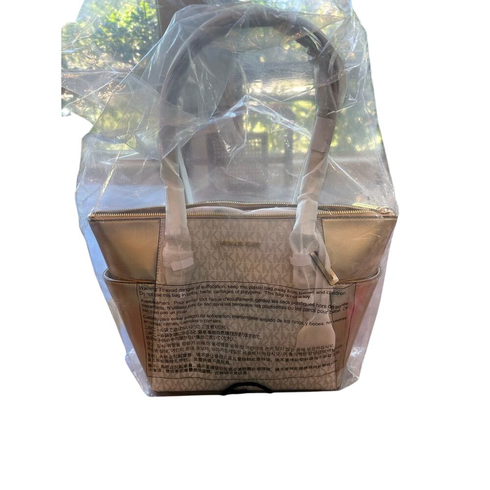 *Host Pick* BNWT Michael Kors gold metallic tote - Picture 3 of 15
